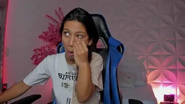 cora 22 online show from 8, 11, 2025