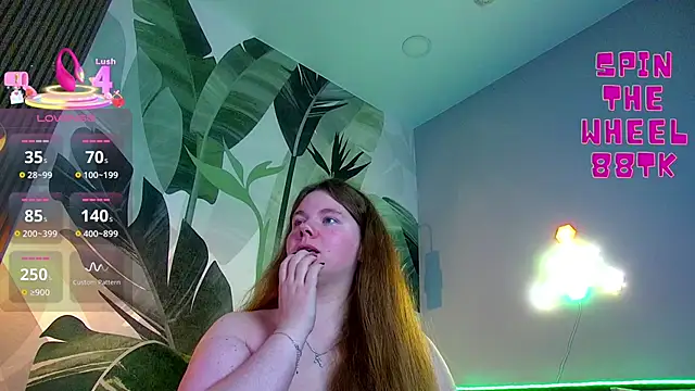 Snapshot of RubyValen chatting on 10, 9, 2025 RubyValen online show from 10, 9, 2025