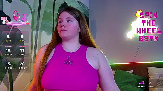 Snapshot of RubyValen chatting on 13, 10, 2025 RubyValen online show from 13, 10, 2025