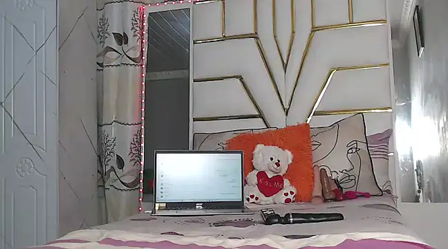 Snapshot of SexyyNana chatting on 8, 3, 2025 SexyyNana online show from 8, 3, 2025