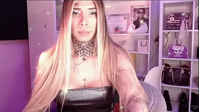 caroline cossei online show from 3, 10, 2025