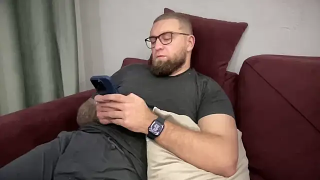 Bear bear  online show from 2, 2, 2025