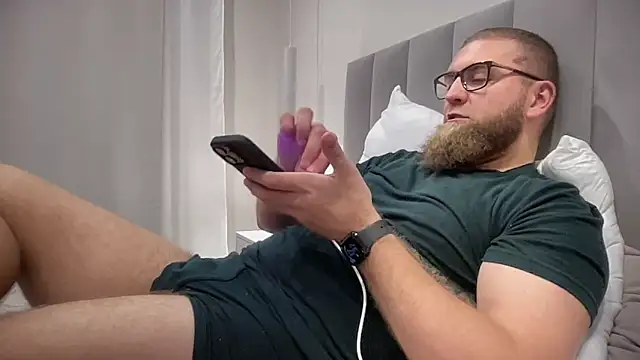 Bear bear  online show from 10, 10, 2025