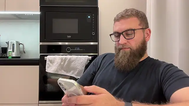 Bear bear  online show from 21, 12, 2025