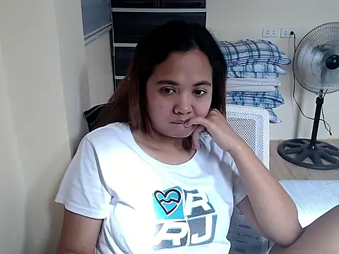 xTheLastVIRGINx online show from 15, 2, 2026