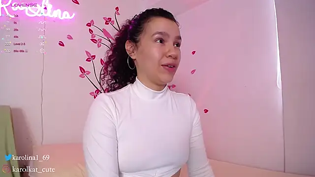 Karolina 1 online show from 1, 3, 2025