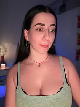 Snapshot of Emylia chatting on 16, 12, 2024 Emylia online show from 16, 12, 2024