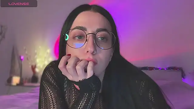 Snapshot of Emylia chatting on 30, 12, 2024 Emylia online show from 30, 12, 2024