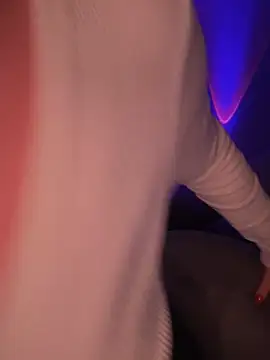 Snapshot of Emylia chatting on 15, 2, 2025 Emylia online show from 15, 2, 2025