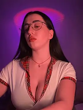 Snapshot of Emylia chatting on 18, 2, 2025 Emylia online show from 18, 2, 2025