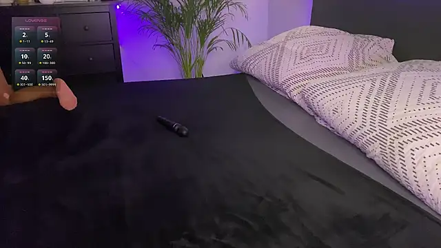 Snapshot of spottyyy chatting on 17, 12, 2024 spottyyy online show from 17, 12, 2024