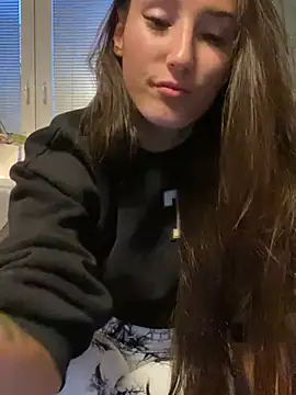 Snapshot of spottyyy chatting on 10, 1, 2025 spottyyy online show from 10, 1, 2025