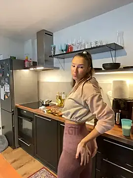 Snapshot of spottyyy chatting on 5, 2, 2025 spottyyy online show from 5, 2, 2025