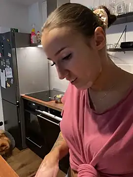 Snapshot of spottyyy chatting on 20, 2, 2025 spottyyy online show from 20, 2, 2025