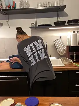 Snapshot of spottyyy chatting on 15, 9, 2025 spottyyy online show from 15, 9, 2025