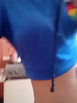 Snapshot of valeriaswang_Lucas chatting on 21, 9, 2025 valeriaswang Lucas online show from 21, 9, 2025