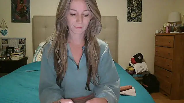 Heyitsmee33 online show from 2, 4, 2026