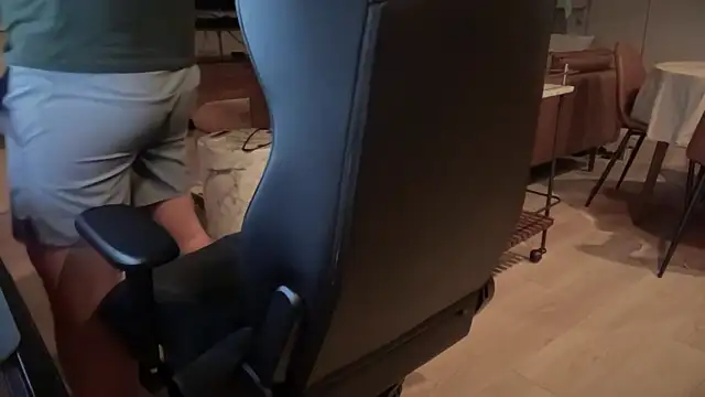 HungandThickLatin online show from 10, 3, 2025