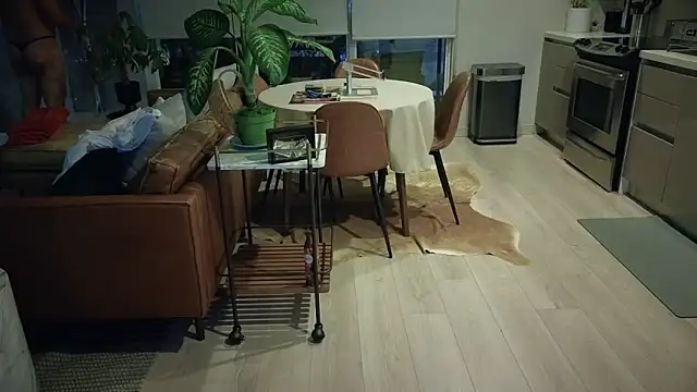 HungandThickLatin online show from 21, 9, 2025