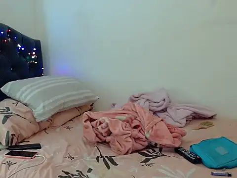 Snapshot of gooddes303salome chatting on 3, 10, 2025 gooddes303salome online show from 3, 10, 2025