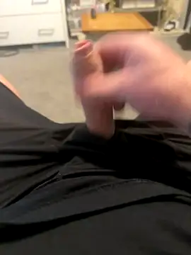 Snapshot of Averagematt1991 chatting on 14, 11, 2025 Averagematt1991 online show from 14, 11, 2025