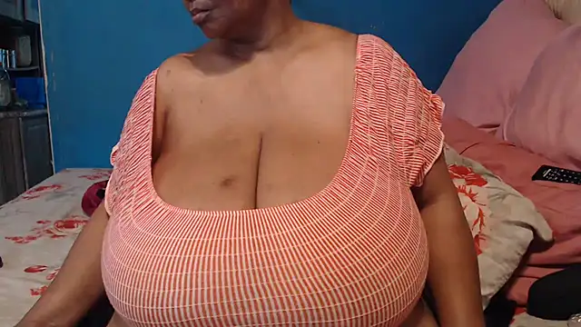 CUTEFIRMMELONSS online show from 10, 10, 2025