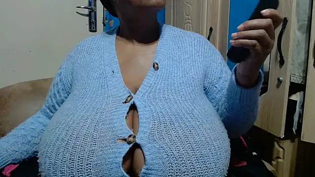 Snapshot of CUTEFIRMMELONSS chatting on 16, 7, 2026 CUTEFIRMMELONSS online show from 16, 7, 2026