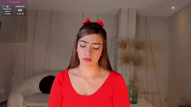 MariamRivera  online show from 31, 1, 2025