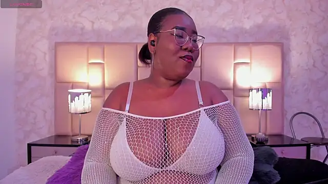 Darnellqueen online show from 3, 2, 2025