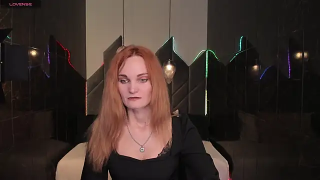 Snapshot of SaraSubtlety chatting on 14, 11, 2025 SaraSubtlety online show from 14, 11, 2025