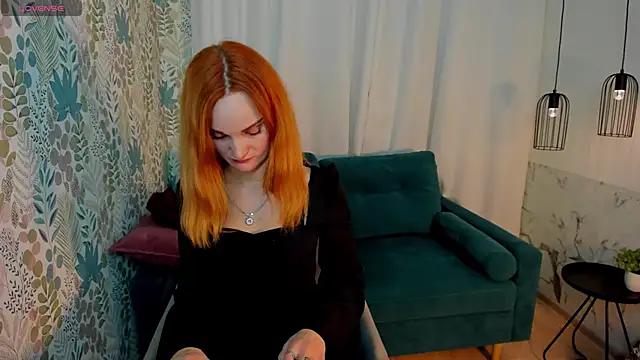 Snapshot of SaraSubtlety chatting on 16, 11, 2025 SaraSubtlety online show from 16, 11, 2025