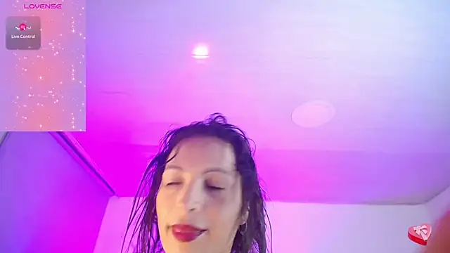 Snapshot of Miley_Walker1 chatting on 19, 2, 2025 Miley Walker1 online show from 19, 2, 2025