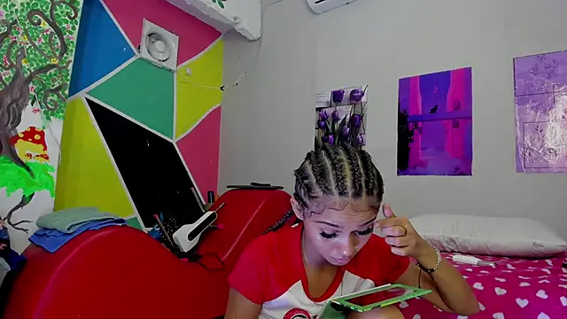 MarianaManzur online show from 6, 3, 2025