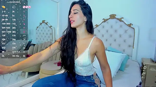 Snapshot of Valentina_Ross_ chatting on 24, 1, 2025 Valentina Ross online show from 24, 1, 2025