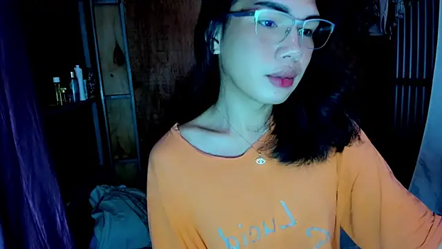 Snapshot of mav1s_ chatting on 15, 12, 2025 mav1s online show from 15, 12, 2025