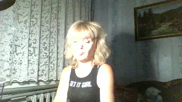 Annie Heart online show from 16, 9, 2025