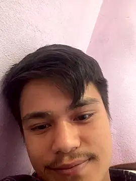 Snapshot of Hullax chatting on 31, 10, 2025 Hullax online show from 31, 10, 2025