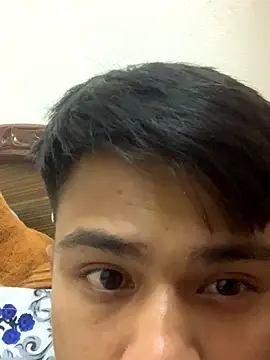 Snapshot of Hullax chatting on 3, 11, 2025 Hullax online show from 3, 11, 2025