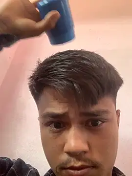 Snapshot of Hullax chatting on 5, 11, 2025 Hullax online show from 5, 11, 2025