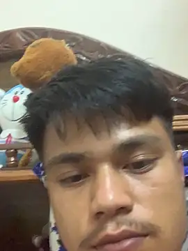 Snapshot of Hullax chatting on 8, 11, 2025 Hullax online show from 8, 11, 2025