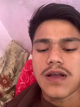 Snapshot of Hullax chatting on 9, 11, 2025 Hullax online show from 9, 11, 2025