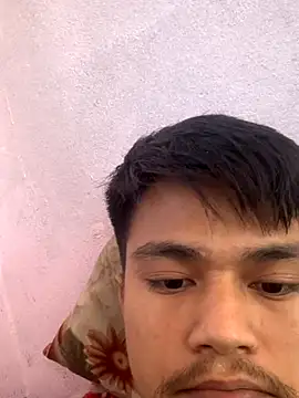 Snapshot of Hullax chatting on 13, 11, 2025 Hullax online show from 13, 11, 2025