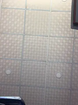 Snapshot of Hullax chatting on 20, 11, 2025 Hullax online show from 20, 11, 2025