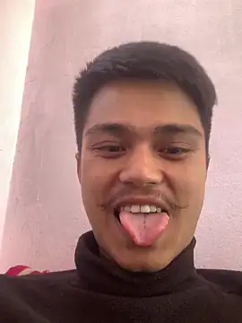 Snapshot of Hullax chatting on 14, 12, 2025 Hullax online show from 14, 12, 2025