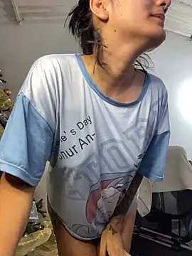 Lucia-Candy online show from 2, 1, 2025