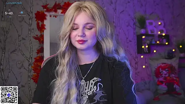 Snapshot of Moon_Valkyrie chatting on 17, 9, 2025 Moon Valkyrie online show from 17, 9, 2025