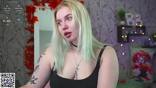 Snapshot of Moon_Valkyrie chatting on 22, 10, 2025 Moon Valkyrie online show from 22, 10, 2025