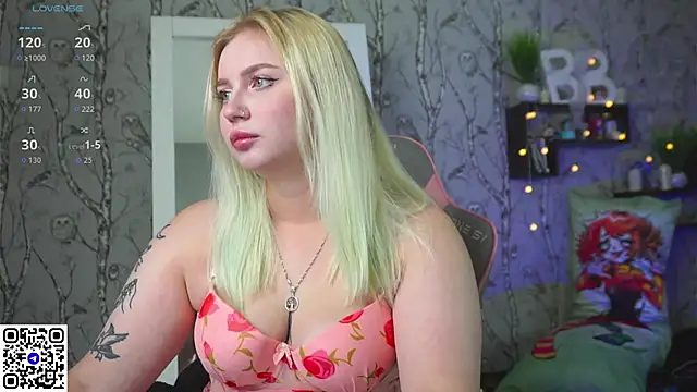 Snapshot of Moon_Valkyrie chatting on 15, 12, 2025 Moon Valkyrie online show from 15, 12, 2025