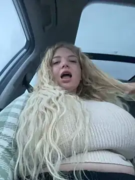 Snapshot of OdriOlsens chatting on 30, 12, 2024 OdriOlsens online show from 30, 12, 2024