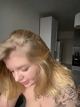 Snapshot of OdriOlsens chatting on 28, 2, 2025 OdriOlsens online show from 28, 2, 2025